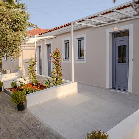 Dionisos Suites Lixúri Exterior foto